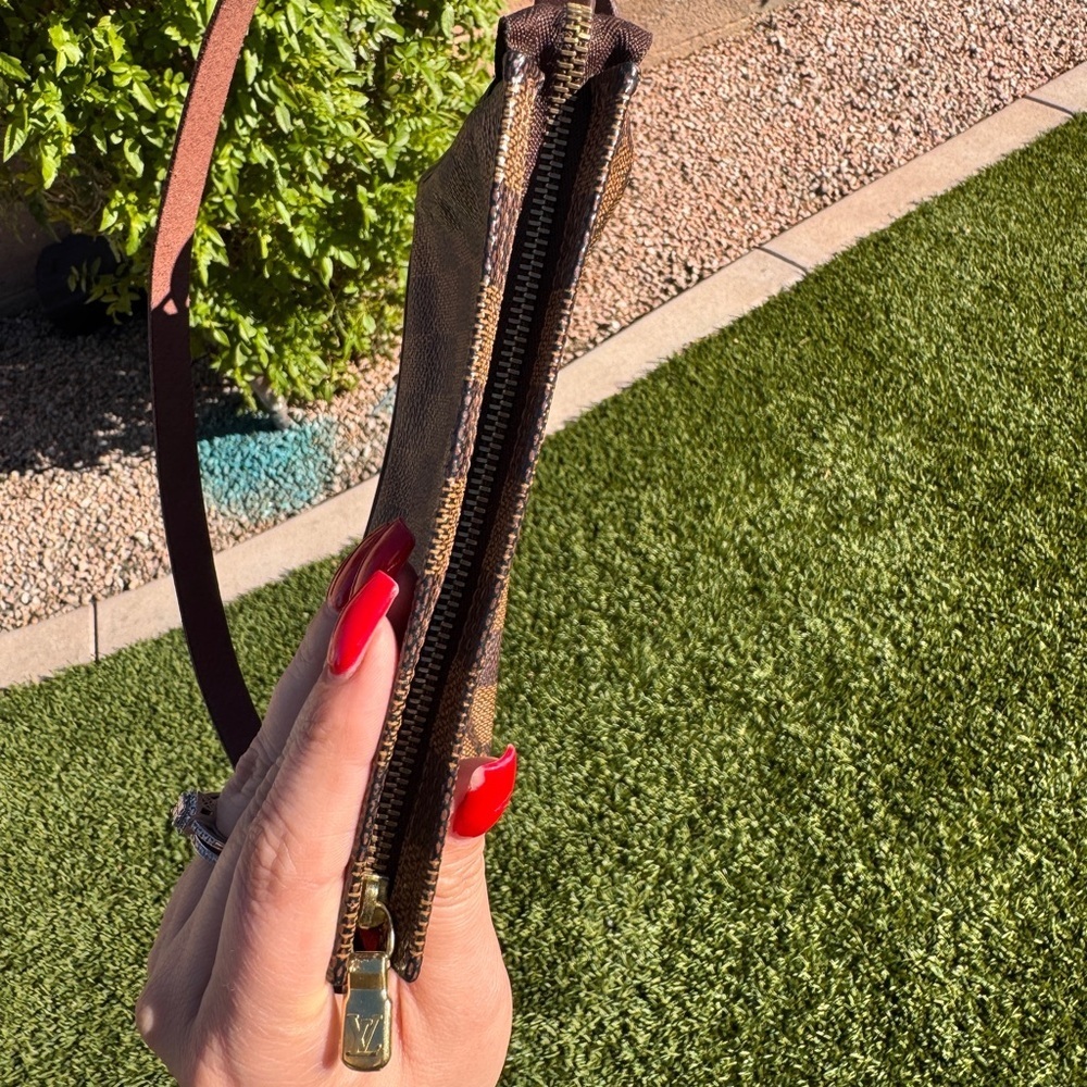 Authentic Louis Vuitton Damier Ebene Pochette handbag - Picture 5 of 11